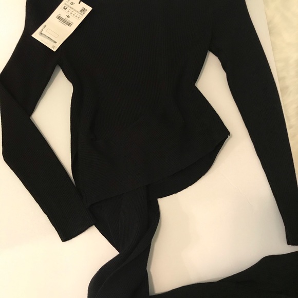 Zara black crop top long sleeve split thigh hem - Picture 2 of 8